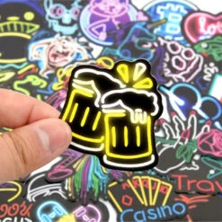 50 Autocollants FLUO Pour La Sécurité De L'enfant à Vélo -Mon Univers Velo Magasin 50 autocollants fluo pour la securite de l enfant a velo 3