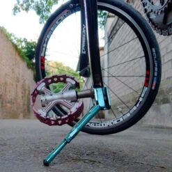 Béquille Pour Fixation Sur Pédale Vélo -Mon Univers Velo Magasin bequille pour fixation sur pedale velo 2