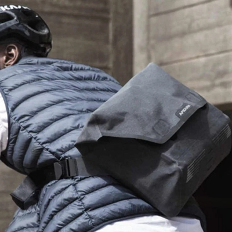 Besace Sacoche Vélo City Messenger Apidura 11 L Ou 13 L 5 Besace Sacoche Vélo City Messenger Apidura 11 L Ou 13 L – Image 5