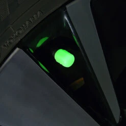 Bouchons De Valve Fluorescents Lumineux - Par 4 10 Bouchons De Valve Fluorescents Lumineux - Par 4 -Mon Univers Velo Magasin bouchons de valve fluorescents lumineux par 4 4