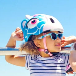 Casque Vélo Enfant Girafe Bleue Crazy Safety 8 Casque Vélo Enfant Girafe Bleue Crazy Safety -Mon Univers Velo Magasin casque velo enfant girafe bleue crazy safety 3