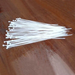 Collier De Serrage Flexible Noir Ou Blanc 4,5 X 350 Mm - Par 50 -Mon Univers Velo Magasin collier de serrage flexible noir ou blanc 45 x 350 mm par 50 4