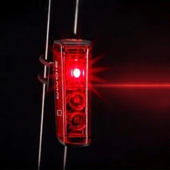 Éclairage Vélo à Batterie Arrière Sigma Blaze 3LED -Mon Univers Velo Magasin eclairage velo a batterie arriere sigma blaze 3led 4