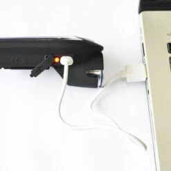 Feu De Vélo Avant 3 Watts Solaire Et USB -Mon Univers Velo Magasin feu de velo avant 3 watts solaire et usb 2