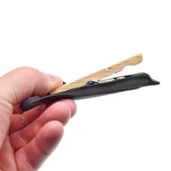 La Pince à Jupe Magnétique Pour Le Vélo 8 La Pince à Jupe Magnétique Pour Le Vélo -Mon Univers Velo Magasin la pince a jupe magnetique pour le velo 2