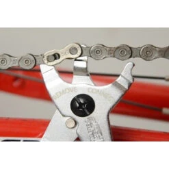 Super B Pince à Maillon Chaine Vélo 2 En 1 Montage Et Démontage 8 Super B Pince à Maillon Chaine Vélo 2 En 1 Montage Et Démontage -Mon Univers Velo Magasin pince a maillon chaine velo 2 en 1 montage et demontage 2