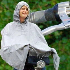 Poncho Avec Capuche Repliable En Sacoche Sur Cintre De Vélo