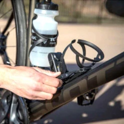 Porte-bidon Avec Démonte-pneus Pour Vélo Ninja Cage X1AJ Topeak -Mon Univers Velo Magasin porte bidon avec demonte pneus pour velo ninja cage x1aj topeak 3