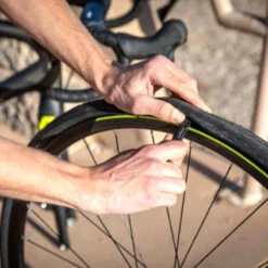 Porte-bidon Avec Démonte-pneus Pour Vélo Ninja Cage X1AJ Topeak -Mon Univers Velo Magasin porte bidon avec demonte pneus pour velo ninja cage x1aj topeak 5