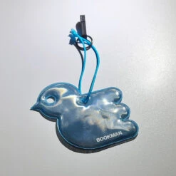 Réflecteur Enfant à Accrocher Bookman Sur Vêtement Ou Casque Vélo -Mon Univers Velo Magasin reflecteur enfant a accrocher bookman sur vetement ou casque velo 1 4