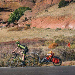 Remorque Vélo Enfant Avec Pédales Et Sacoches Thrill Weehoo 7 Remorque Vélo Enfant Avec Pédales Et Sacoches Thrill Weehoo -Mon Univers Velo Magasin remorque velo enfant avec pedales et sacoches thrill weehoo 1