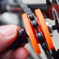 Super B Repose Chaîne Pour Le Transport Du Vélo -Mon Univers Velo Magasin repose chaine pour le transport du velo 3