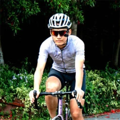 Rétroviseur B-Eye à Installer Sur Casque Ou Lunettes De Cyclistes 9 Rétroviseur B-Eye à Installer Sur Casque Ou Lunettes De Cyclistes -Mon Univers Velo Magasin retroviseur b eye a installer sur casque ou lunettes de cyclistes 3