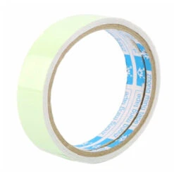 Rouleau Autocollant Vert Phosphorescent Pour La Sécurité à Vélo -Mon Univers Velo Magasin rouleau autocollant vert phosphorescent pour la securite a velo 3