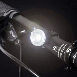 Set Feux Vélo à Piles Avant Et Arrière Dot Spanninga -Mon Univers Velo Magasin set feux velo a piles avant et arriere dot spanninga 2